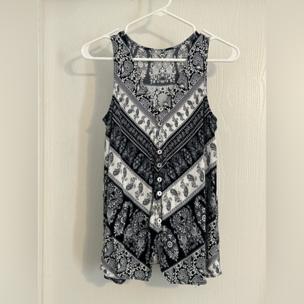 Aztec tank top| Black and White Patterned Women's Top | Size Medium